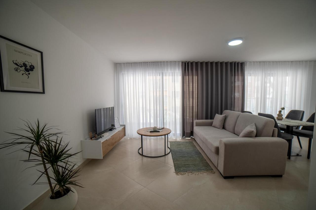 Sea Apartments 123 Sarande Bagian luar foto
