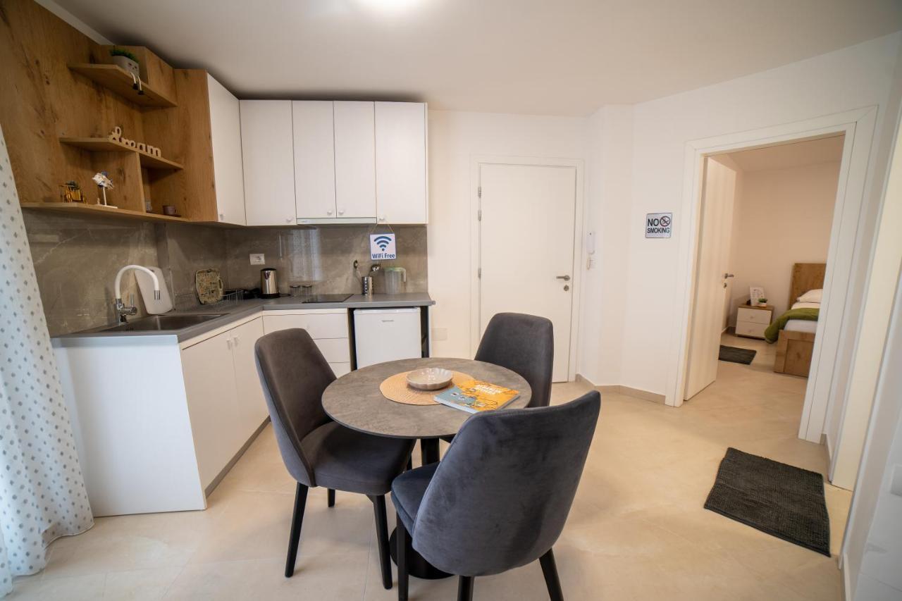 Sea Apartments 123 Sarande Bagian luar foto