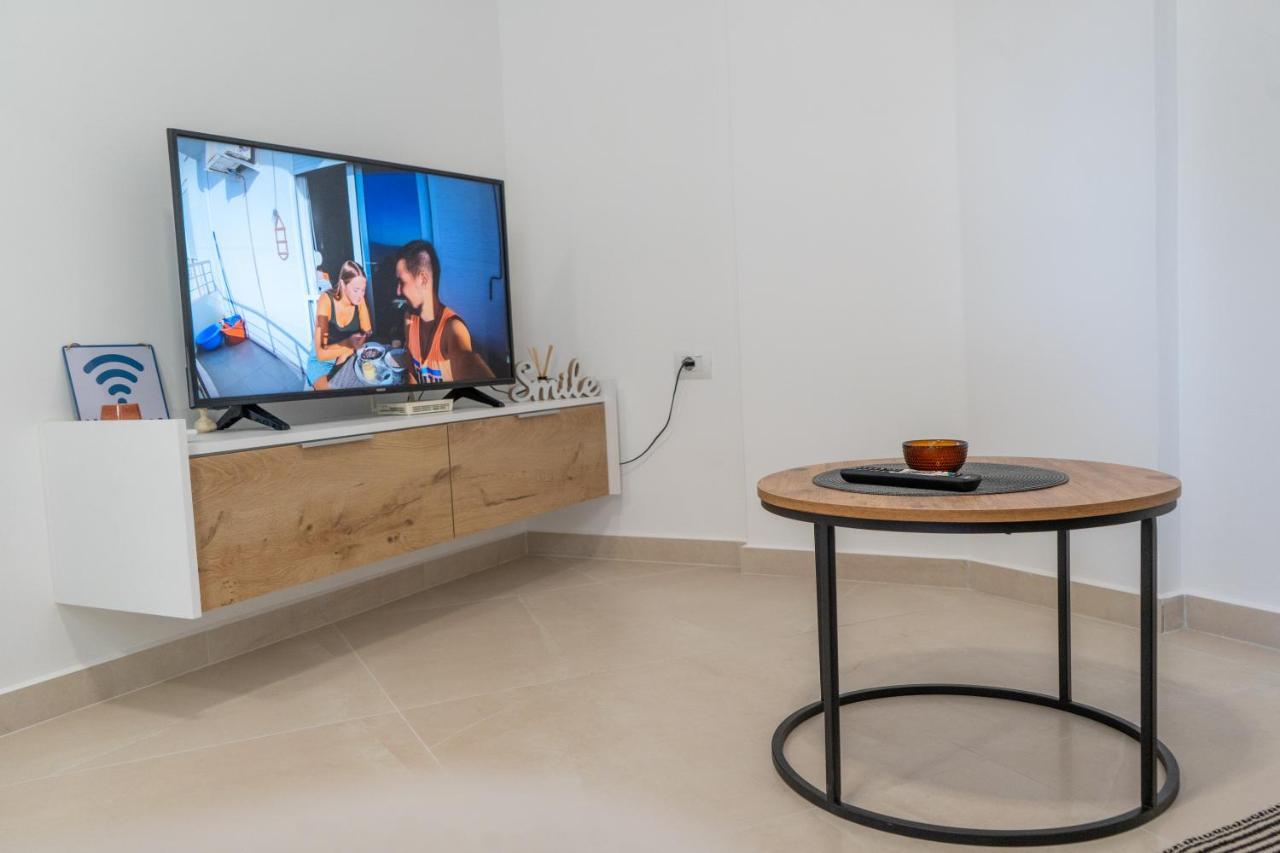 Sea Apartments 123 Sarande Bagian luar foto